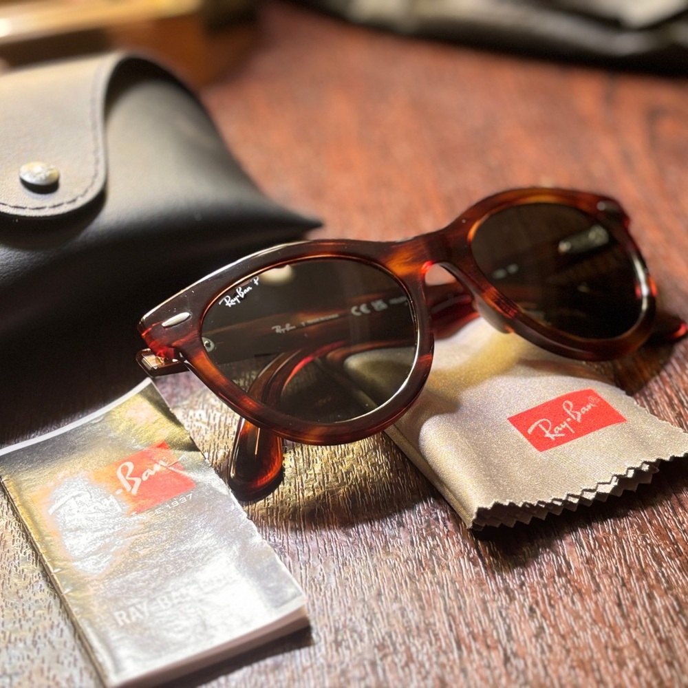 Ray-Ban Brown Tortoiseshell Sunglasses Classic Design
